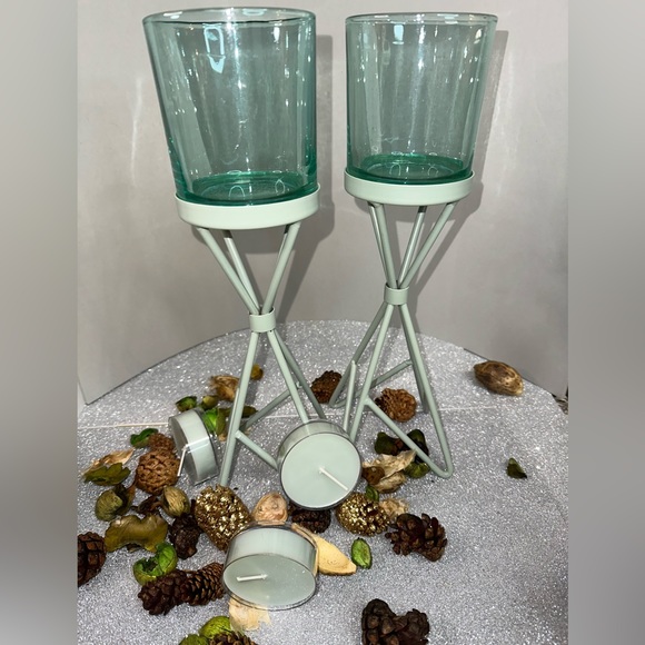 SCENT UNLEASHED HAND POURED SCENTED CANDLES, AND HOLDER - Picture 1 of 8